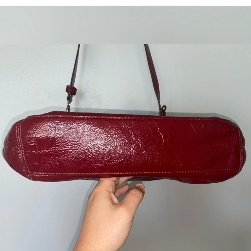 COACH Vintage SOHO Red Patent Leather Hobo Crossbody Shoulder Handbag GUC - Picture 5 of 6
